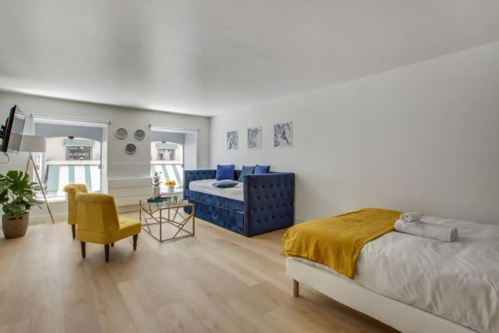 Modern French Studio Charm In The City Parijs