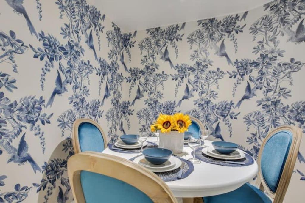 Appartement Modern French Studio Charm In The City Parijs